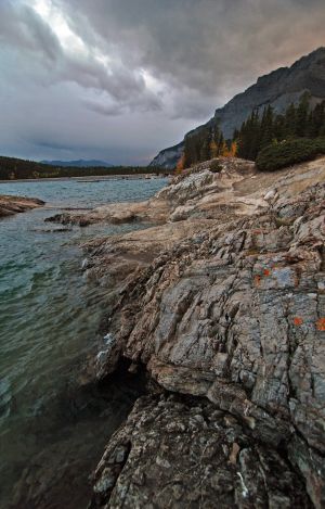 BANFF - Minnewanka Lake